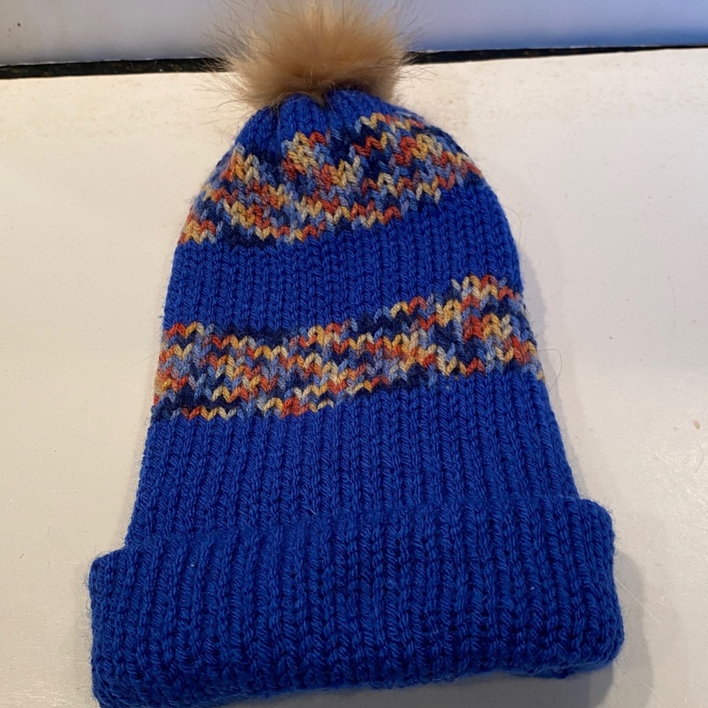 NWOT Hand-Knit Set of 4 Winter Hats - Picture 4 of 5